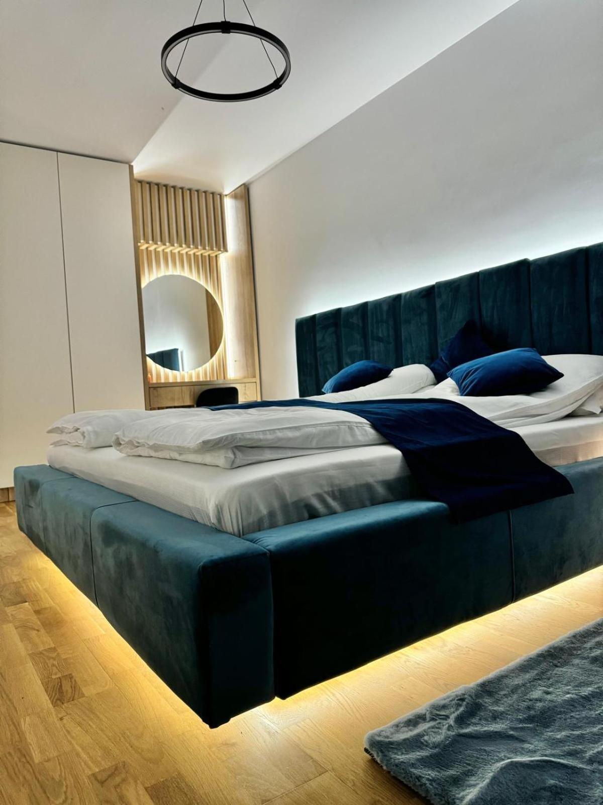 Luxury Blue Apartment Iasi Exterior photo